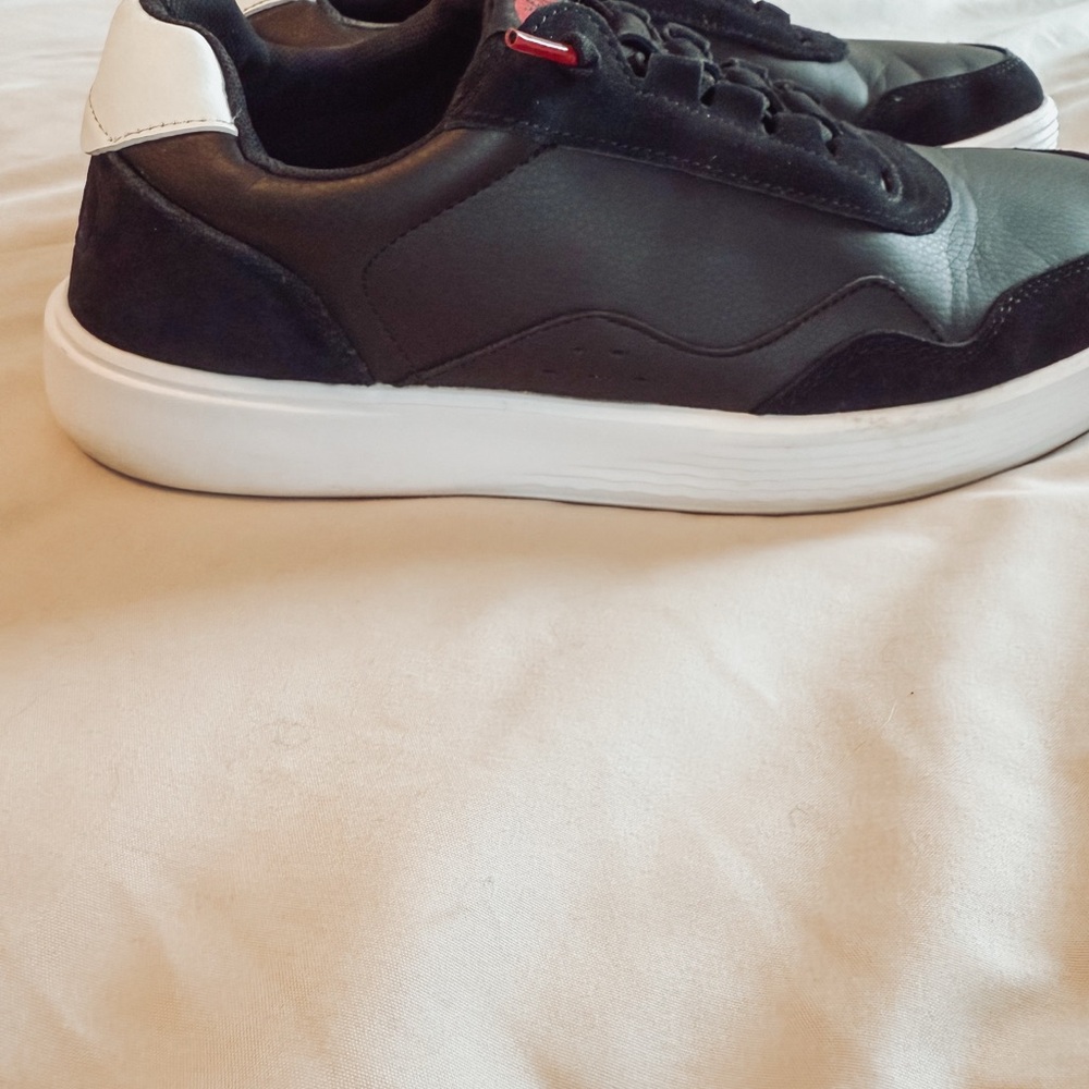 Men’s Hudson M classic Hey Dude’s Black and Red - Picture 2 of 3